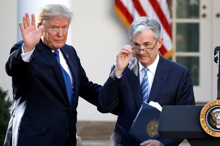 Trump: "Powell, Fed'de kalırsa hiç mutlu olmayacak"