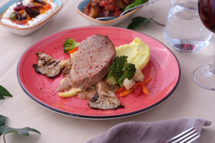 Zarifi'nin 20 yıllık şefinden menünün en ünlü lezzeti dana brasato tarifi