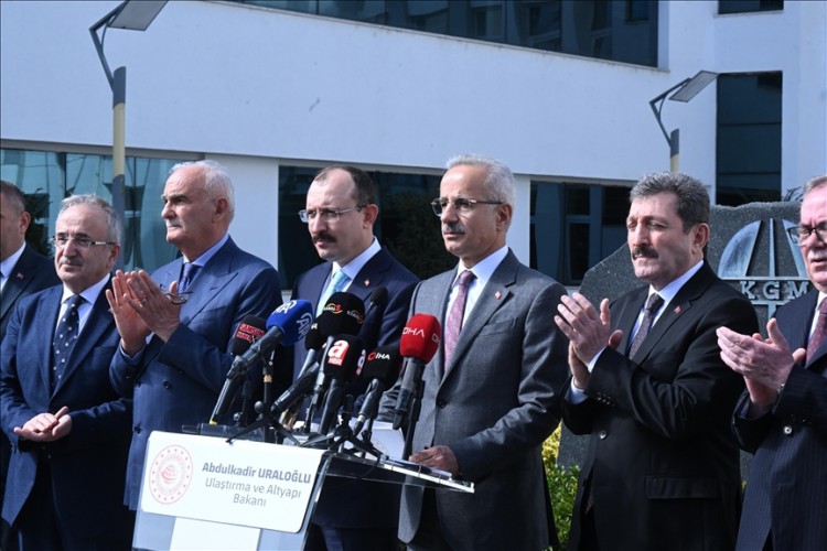 "Hızlı tren ağımızı artık Karadeniz'e ulaştıracağız"