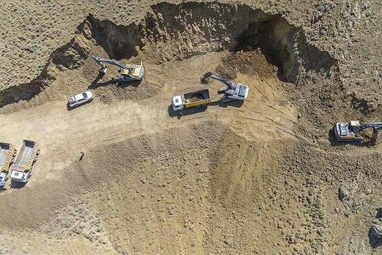 Kritik minerallerde rekabet artıyor