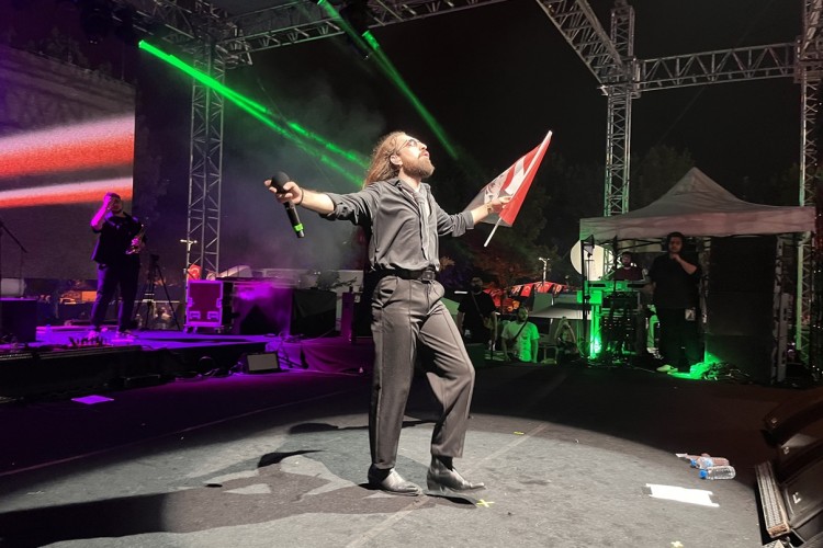 Emre Fel ile 19 Mayıs coşkusu