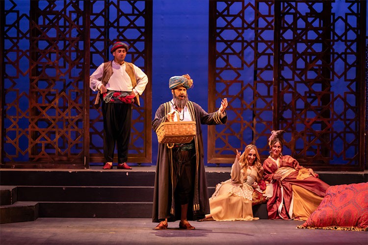 "Saraydan Kız Kaçırma"da son iki temsil