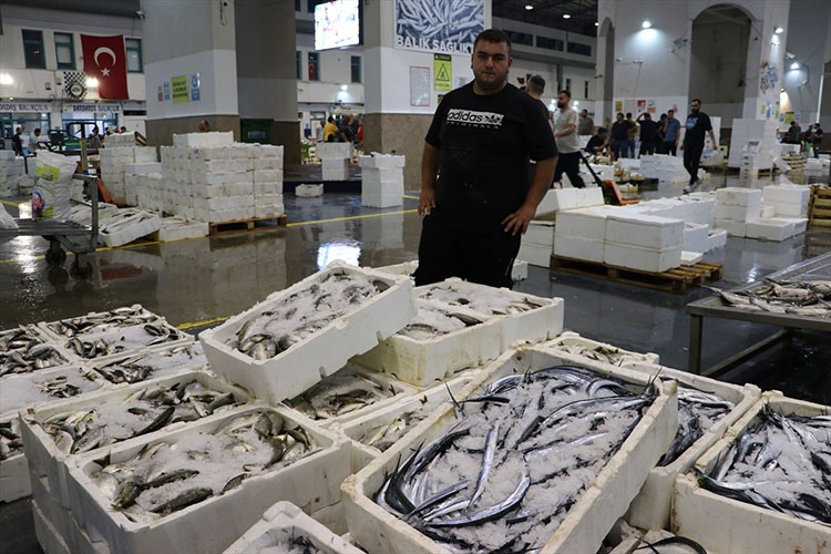 Ege'de sezonu açan balıkçılar avdan umutla döndü