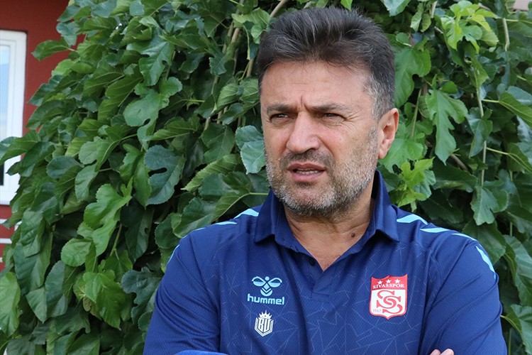 "Yönetimden 2 Türk, 2 de yabancı oyuncu istedim"