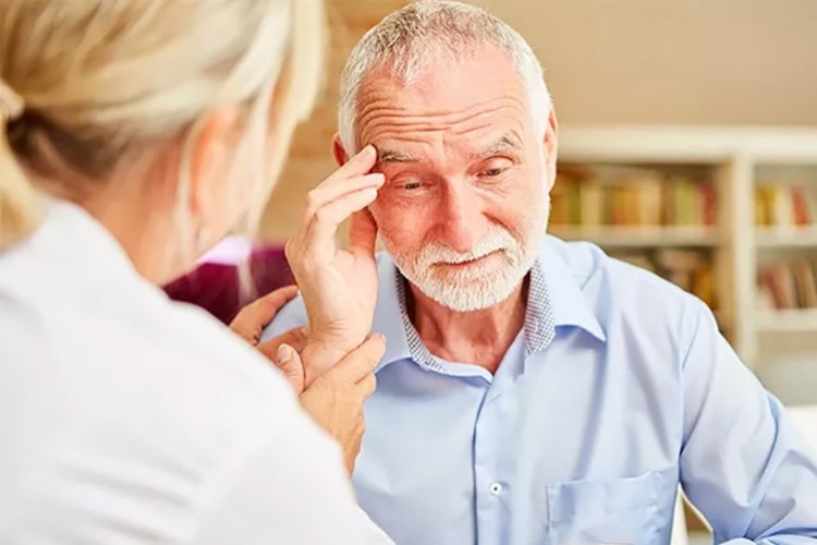 "Alzheimer 65 yaş altında nadir görülüyor"