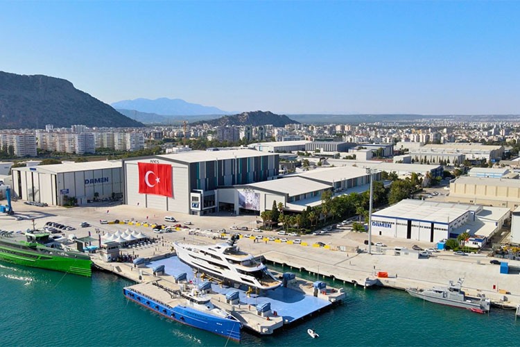 Antalya Serbest Bölge'de ticaret 1,1 milyar doları aştı