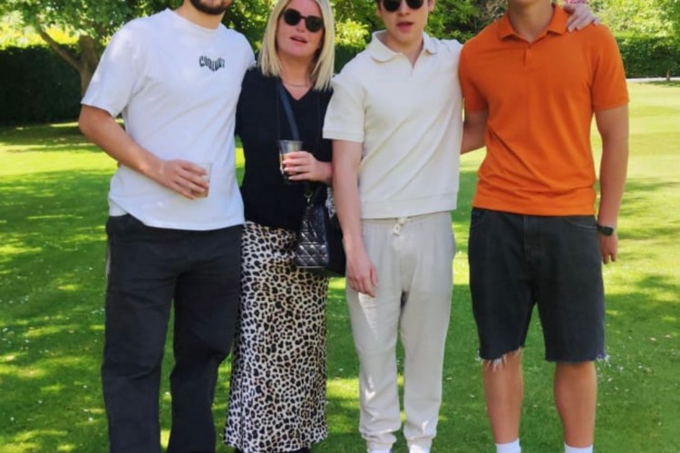 İskenderoğlu çifti markalarını ve evlerini Londra'ya taşıyor