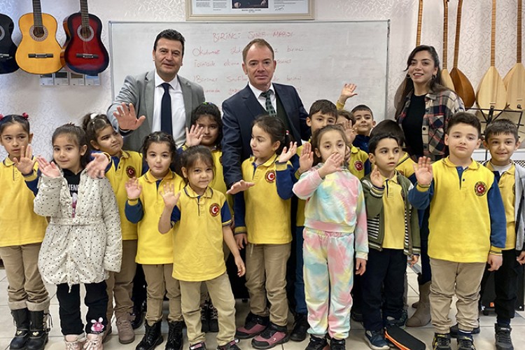 Gençlik Merkezi'nde öğrenciler sosyalleşiyor