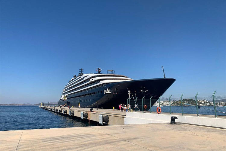 Bodrum'a "Evrima" kruvaziyeriyle 254 yolcu geldi