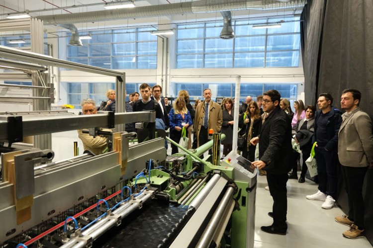 Bursa'da tekstil sektörlerinin temsilcileri Hollandalı heyeti konuk etti