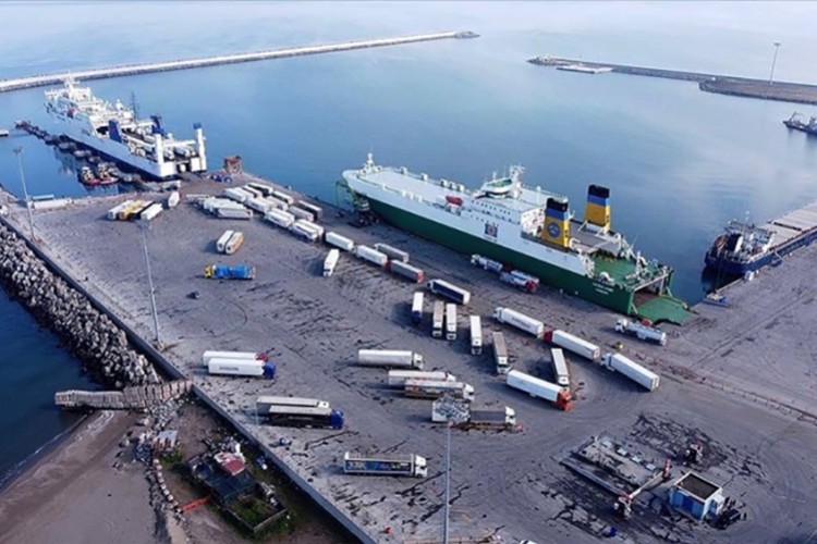 Ukrayna'ya gıda yardımı götüren gemi yola çıktı