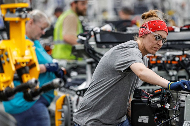 ABD'de imalat sanayi PMI ocakta beklentilerin üzerine çıktı