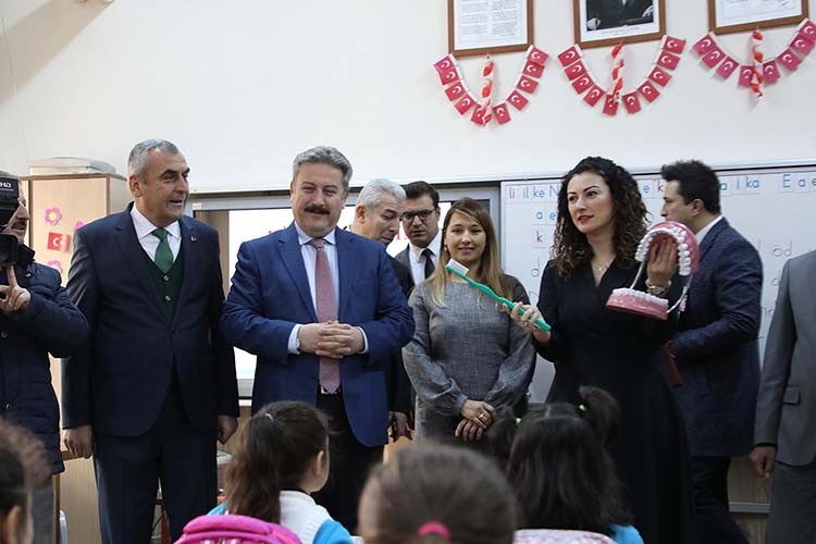 Öğrencilere ağız ve diş sağlığı eğitimi