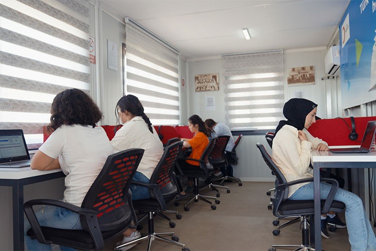 100. Yıl Kütüphaneleri ile öğrenciler sınavlarda başarı sağladı