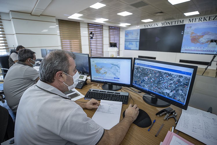 Orman yangınları Yangın Yönetim Merkezinden izleniyor