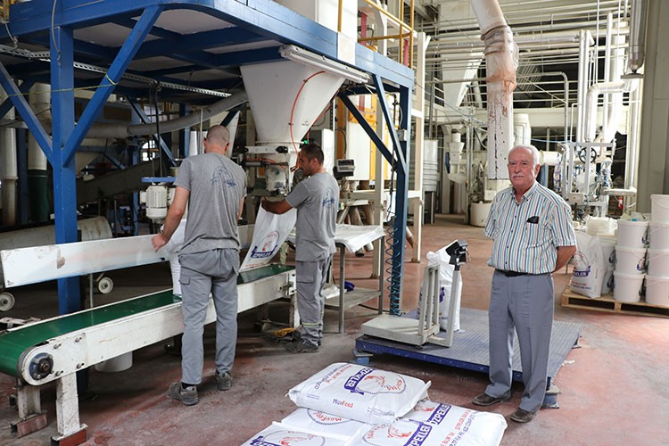 Balık yemini beğenmeyince kendi fabrikasını kurdu