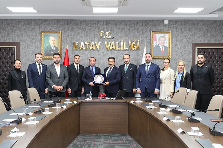 TÜGİAD, depremzede öğrencilere