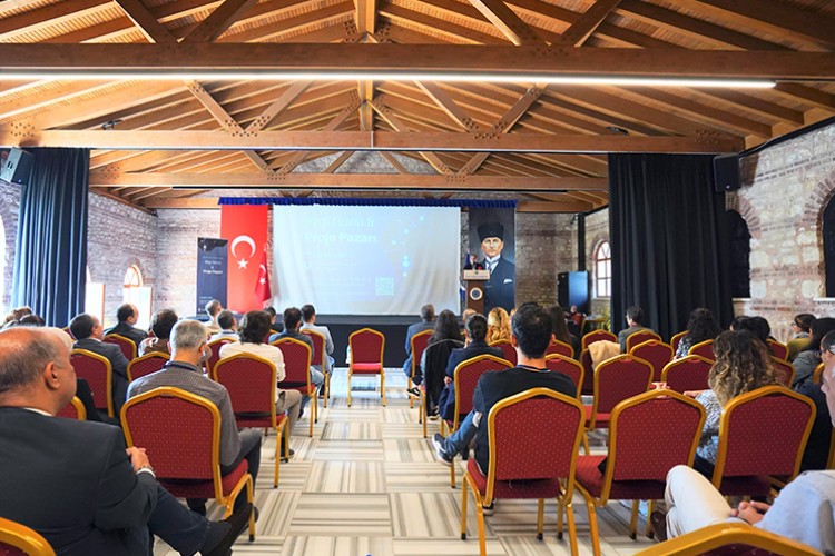 YTÜ'de Ufuk Avrupa Sağlık Kümesi Bilgi Günü & Proje Pazarı etkinliği düzenlendi