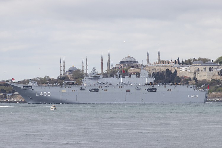 TCG ANADOLU, İstanbul'dan hareket etti