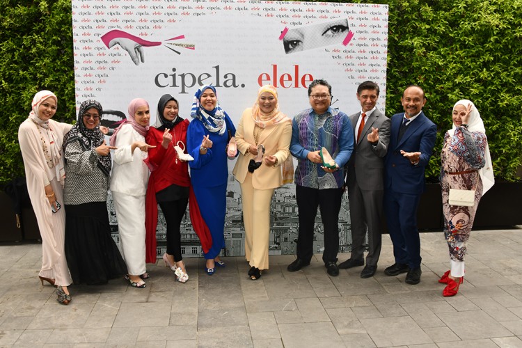 Siyaset, sanat ve cemiyet dünyasını buluşturan davet