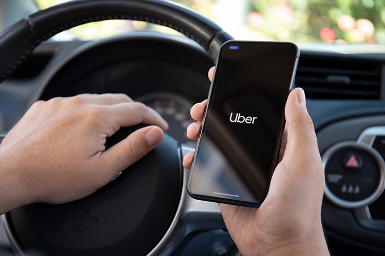 Uber'den taksiler için rezervasyon hamlesi