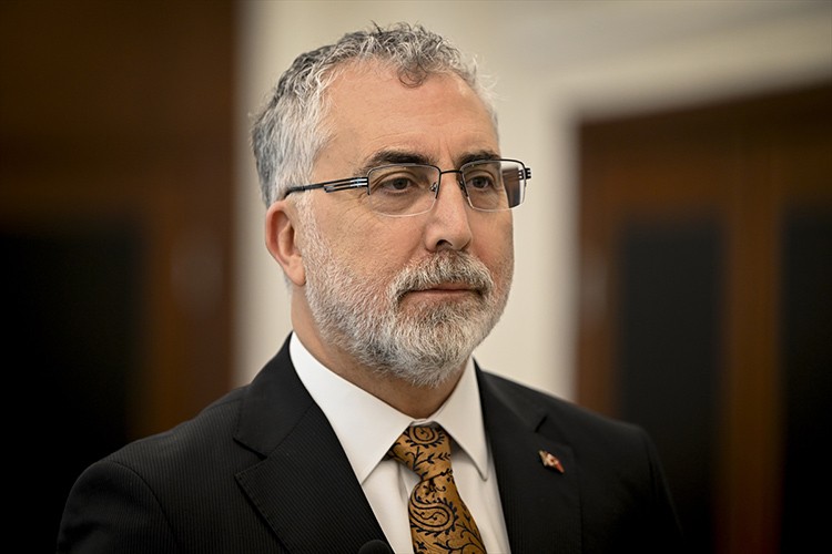 Asgari ücret 2024 yılı için net 17 bin 2 lira