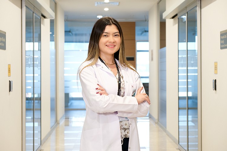 Diş beyazlatma işlemi diş hekimi tarafından yapılmalı