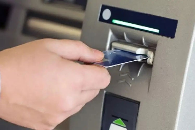 Türkiye'de 175 bin kişi 'bankamatik memuru'