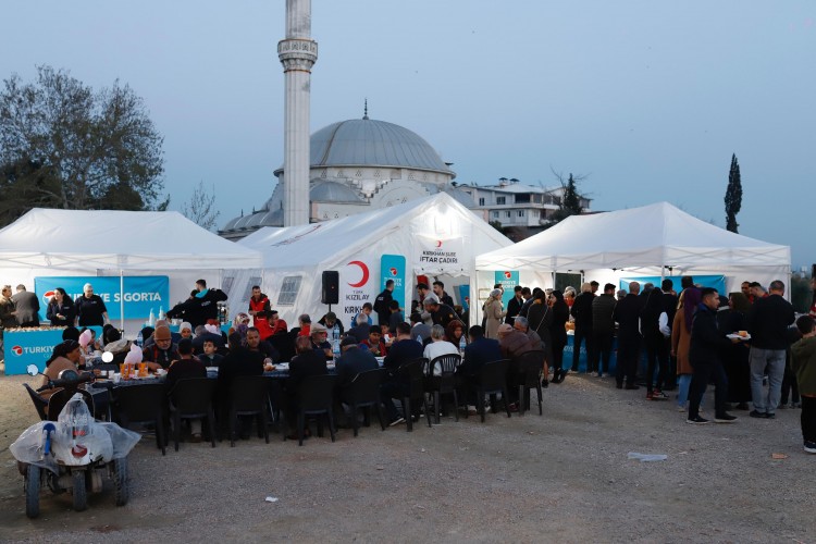 Türkiye Sigorta'dan Deprem Bölgesinde Kardeşlik Sofraları