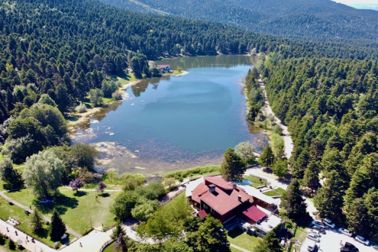 Tatilcilerin tercihi Abant ve Gölcük