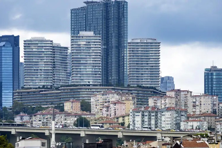 Konut fiyatlarında yön değişti: Evler ucuzlayacak mı?