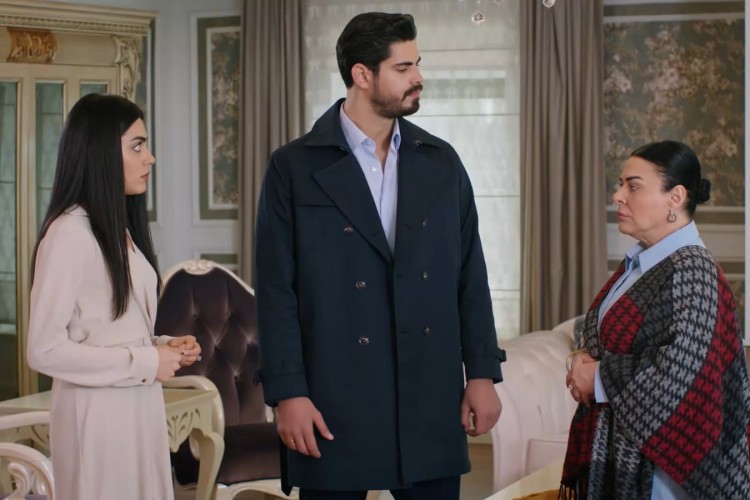 Cihan, Hançer uğruna annesine meydan okur