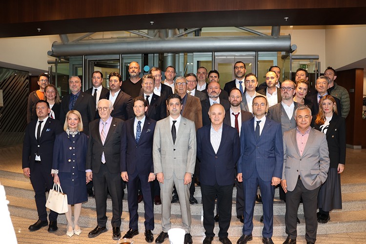 Egeli tekstil ihracatçılarına gençlik aşısı