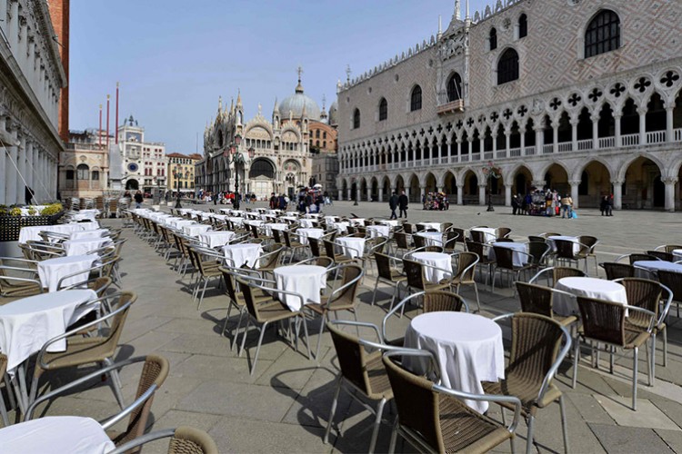 İtalya yeniden kapanıyor