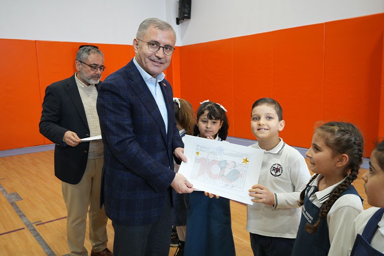 BAŞKANIMIZ, ÖĞRENCİLERİN KARNE HEYECANINA ORTAK OLDU