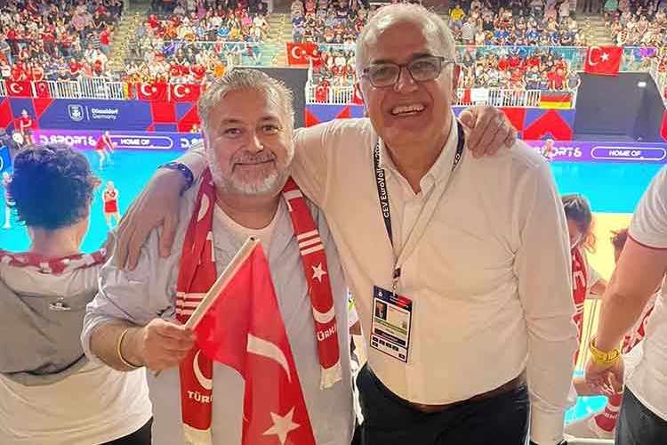 Gururu Almanya'da yaşadı