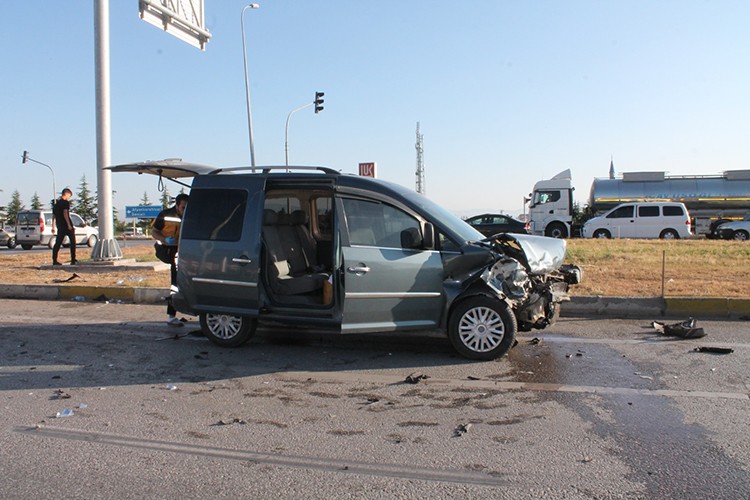 Afyonkarahisar'daki kazada 10 kişi yaralandı