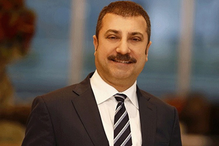 "Hemen faiz indirilecek önyargısı doğru değil"