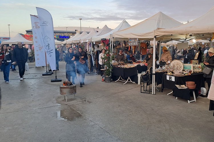 El emeği ürünlerini fuarda satarak gelir kazanıyor