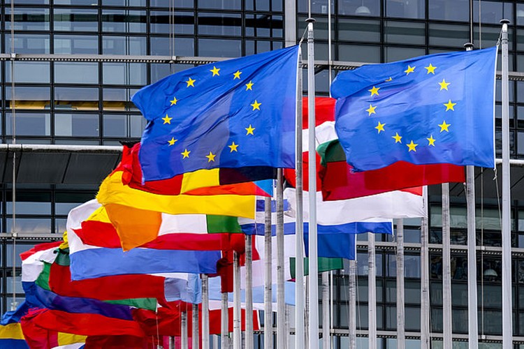 AB, Rusya'ya ekonomik yaptırımları uzattı