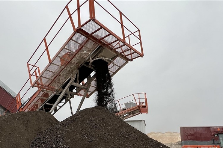 Turhal'da asfalt atıkları yeni yollara dönüyor