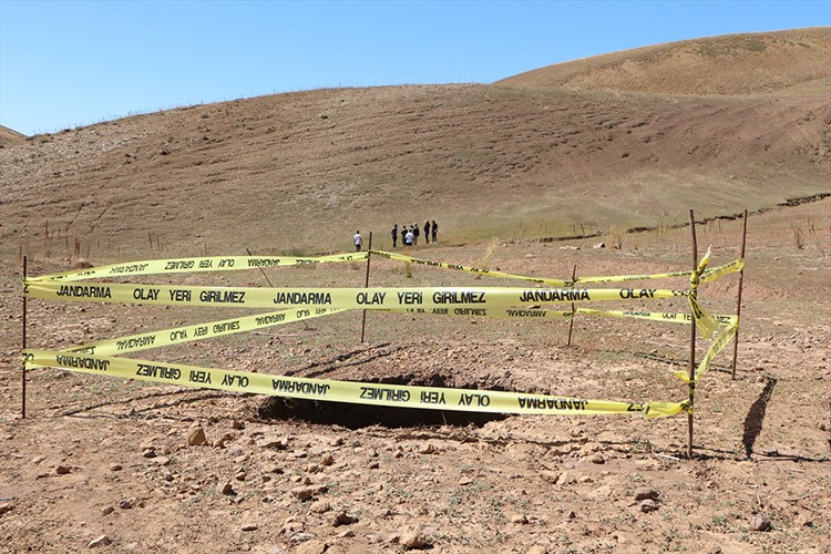 Karlıova'da yaylada oluşan çöküntü incelendi