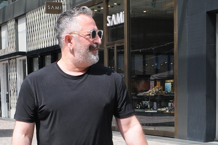 Cem Yılmaz'ın alışveriş keyfi