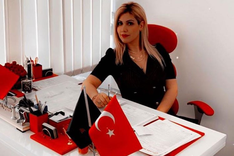 Ünlüler güzellik salonuna koşuyor