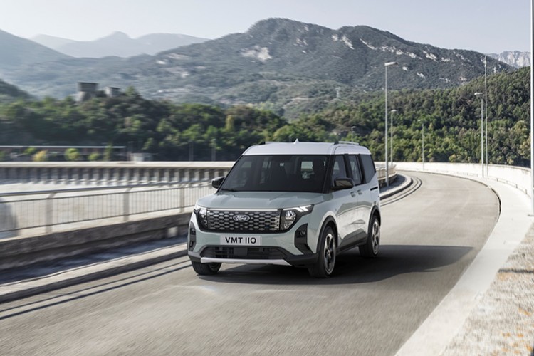 Ford, E-Tourneo Courier'i Tanıttı