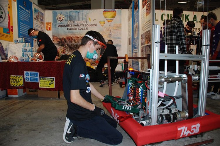 Robotik yarışmasına damga vurdular