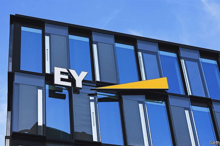 EY, 2024'te 51,2 milyar dolar gelir elde etti
