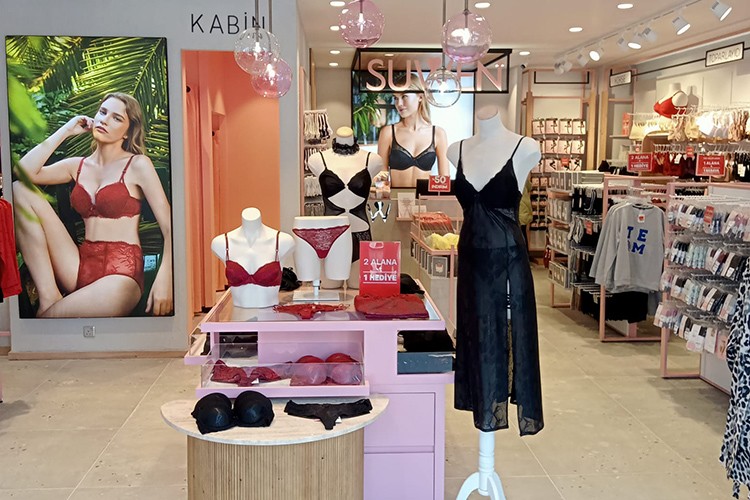 Yeni mağazalarda büyümeye devam etti