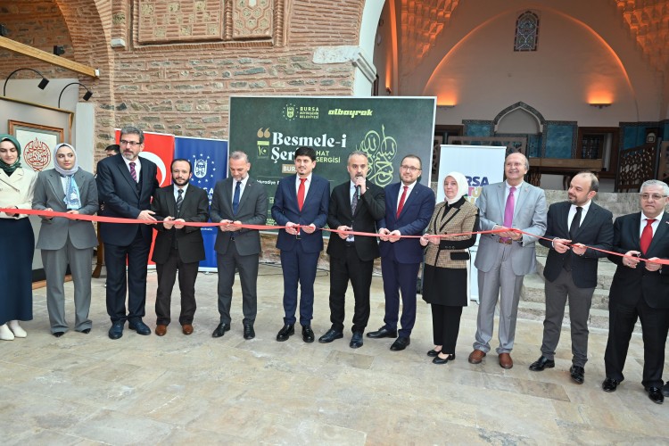Bursa'da Hat Eserleri Sergisi Açıldı