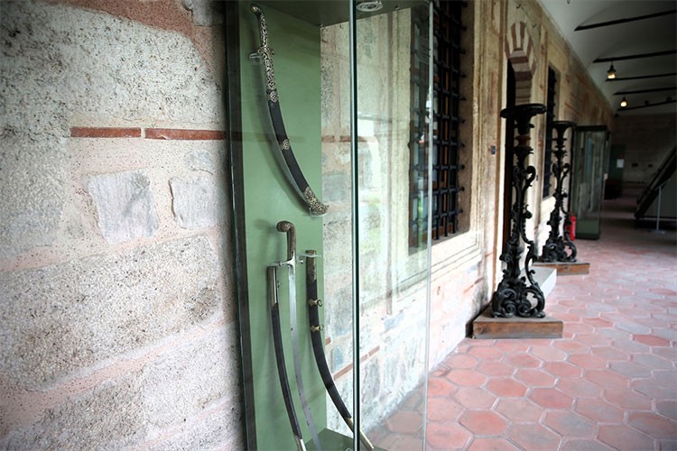 Silah teknolojisi sergisi silahların binlerce yıllık gelişimini yansıtıyor